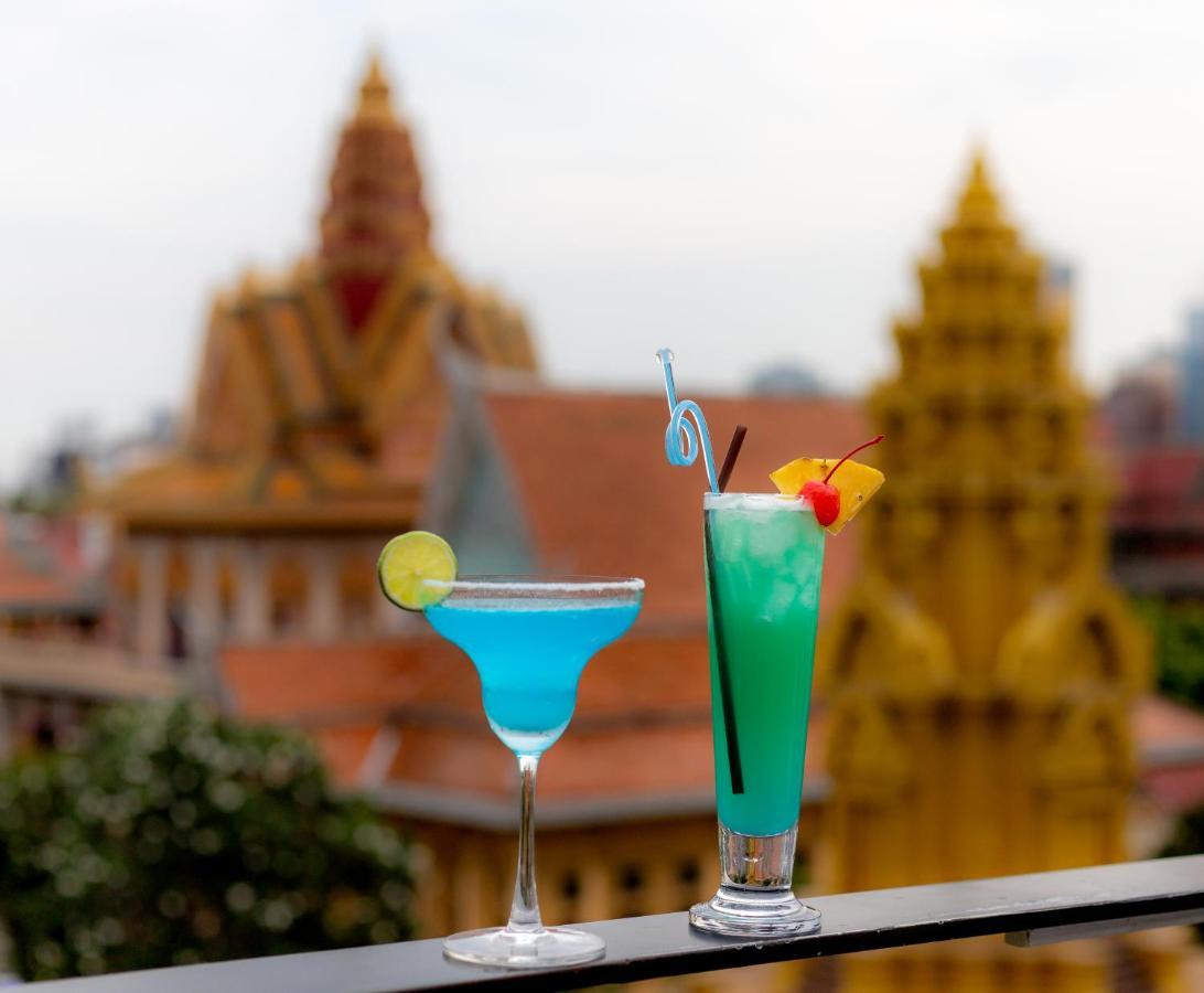 Amanjaya Pancam Suites Hotel Phnom Penh Exteriör bild